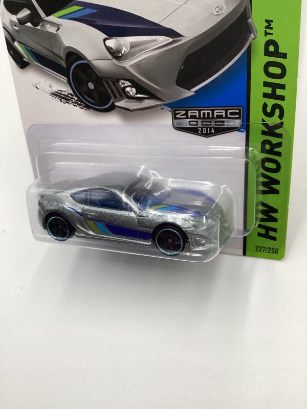 2014 Hot Wheels Zamac 008 #227 Scion FR-S 143B Online