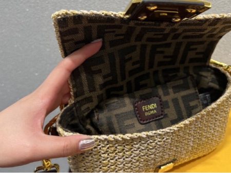 New woman Fendi shoulder handbag For Sale