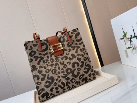 Woman Fendi Shoulder Handbag For Discount