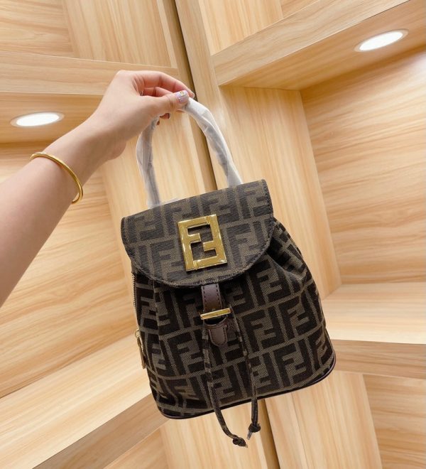 Fendi 2021 new woman backpack For Cheap