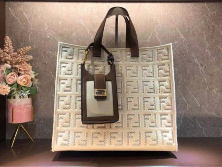 Woman new large Fendi handbag Online Hot Sale