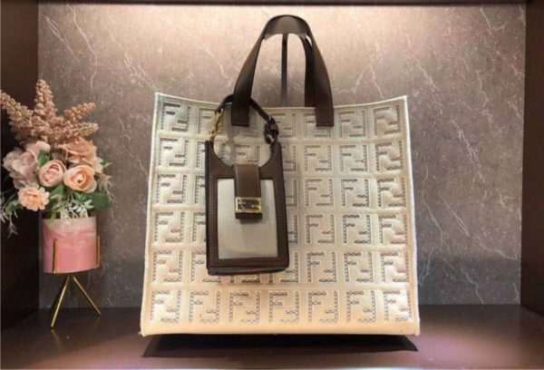 Woman new large Fendi handbag Online Hot Sale