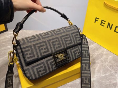 New woman Fendi 2021 handbag Sale