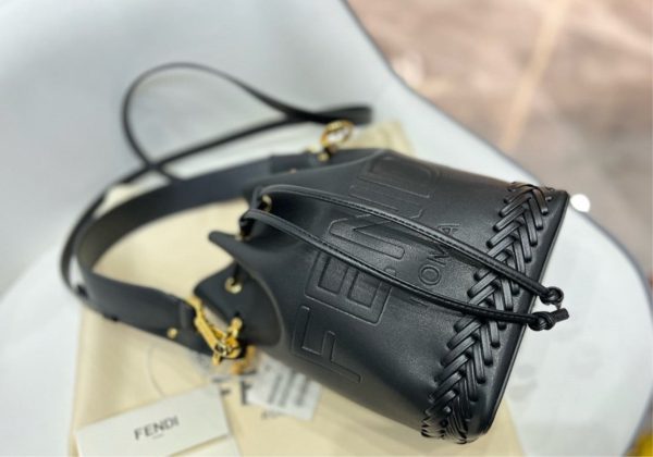 Black Fendi woman handbag Supply