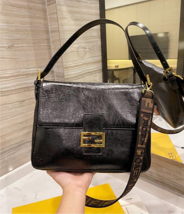 Black leather woman Fendi handbag For Discount